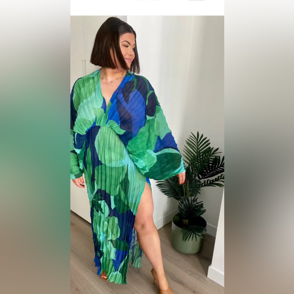 Capri Green De Luxe Gown